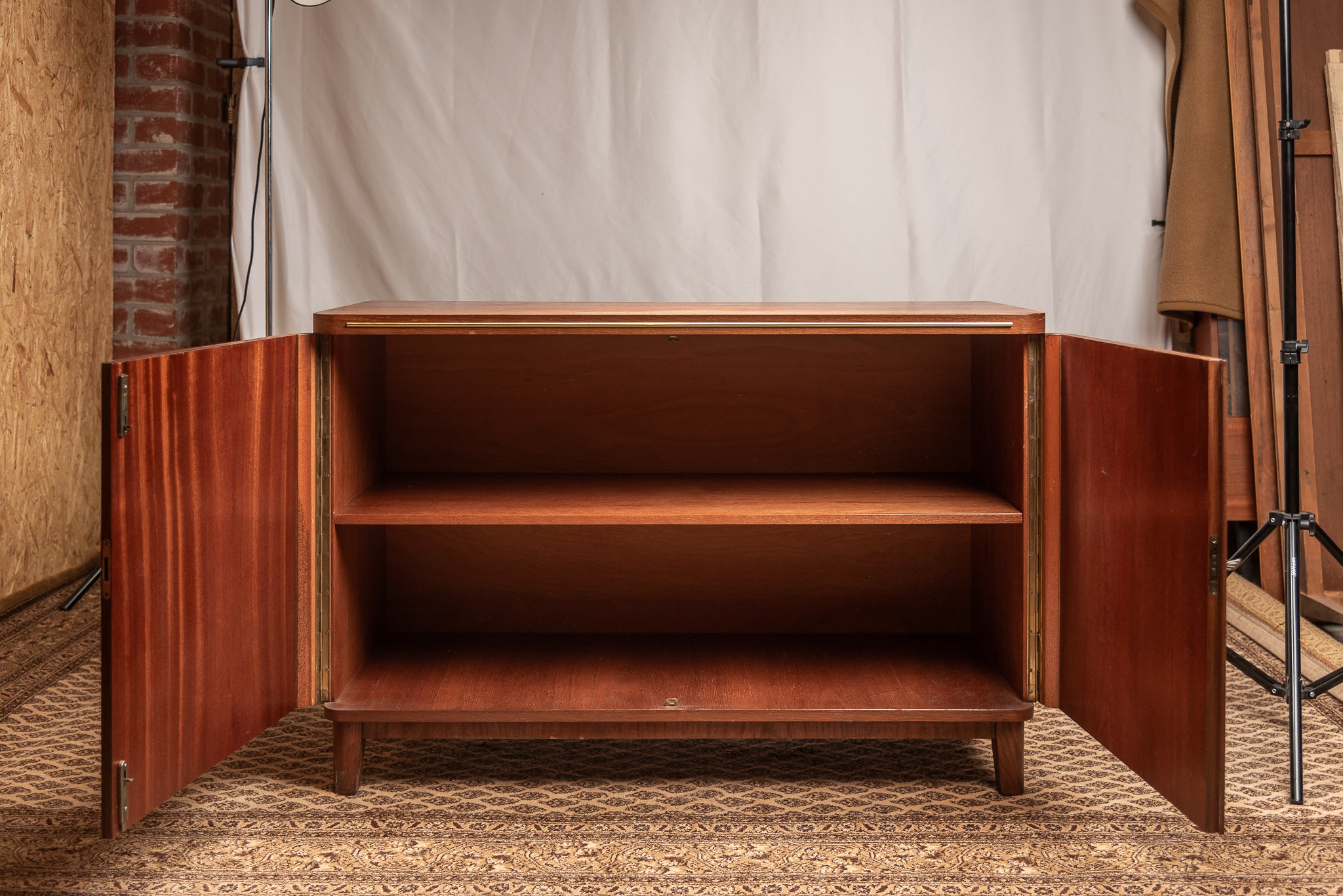 Midcentury Kommode Messing