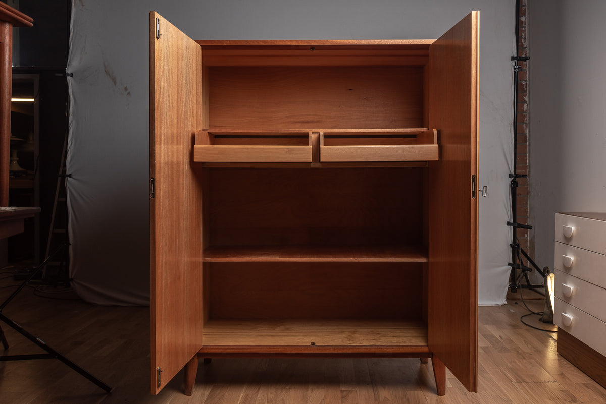 Schrank Highboard vintage Kommode midcentury
Kleider-Schrank 6Oer